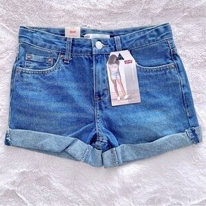 NWT Levi’s girls girlfriend shorty shorts